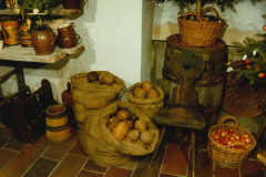 1986-Pohled-do-expozice-23.