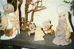 04.-Schmoranzova-Zdenka-Betlem-z-drevenych-spaliku.