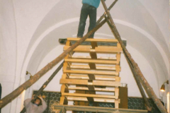05.-V-klenbe-kaple-se-Jirkovi-libi.