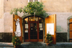 01.-Vstup-na-vystavu-z-Jilske-ulice
