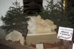 02.-Kamenny-Jezisek-z-budouciho-betlema.