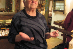 58.-Fanulka-Sestakova-tvori-druberky.