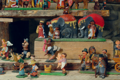 16-Jarmila-Haldova-Velky-kolorovany-betlem-detail.
