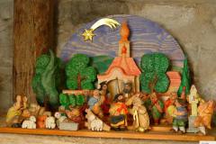 28-Jan-Roda-Kolorovany-betlem-z-lipoveho-dreva